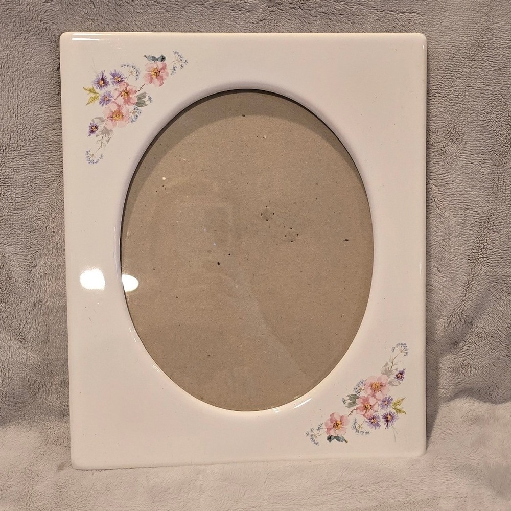 Vintage Walmart Ceramic Floral Picture Frame White Oval Opening Pink Purple 8x10